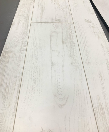 Chestnut White B6201